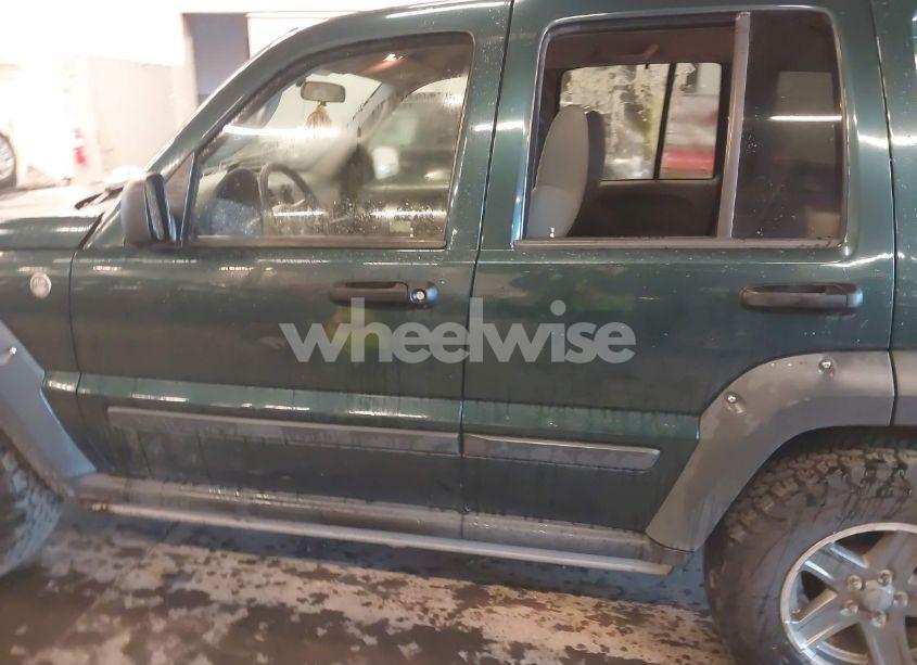 Photo 13 of 2005 Jeep Liberty RENEGADE (VIN 1J4GL38K25W615838)