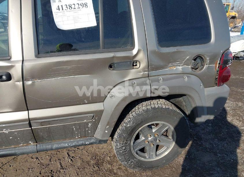 Photo 13 of 2005 Jeep Liberty RENEGADE (VIN 1J4GL38K55W645769)