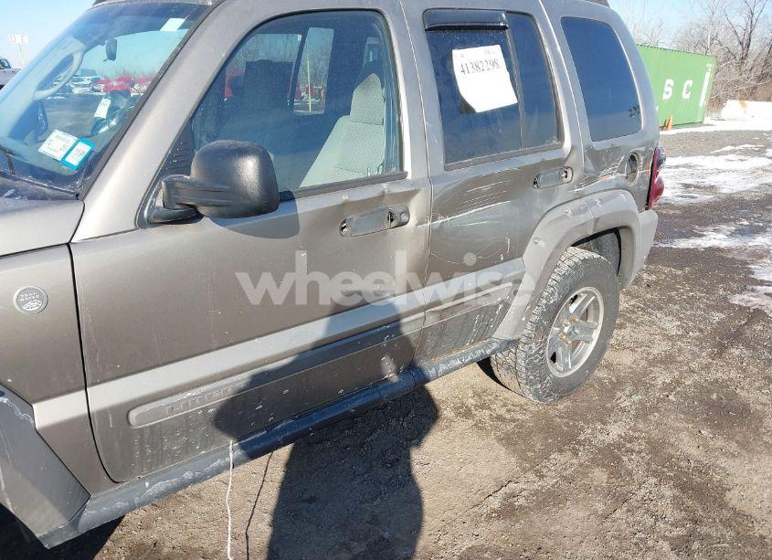 Photo 6 of 2005 Jeep Liberty RENEGADE (VIN 1J4GL38K55W645769)