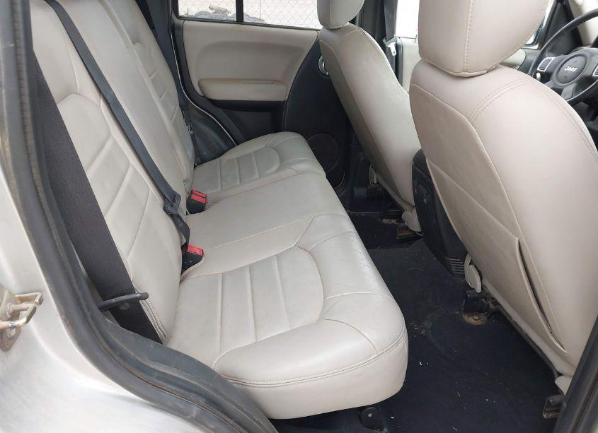 Photo 8 of 2004 Jeep Liberty RENEGADE (VIN 1J4GL38K64W331157)