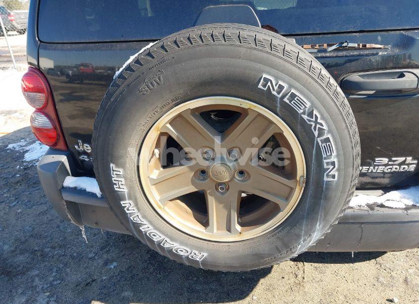 Photo 12 of 2005 Jeep Liberty RENEGADE (VIN 1J4GL38K75W552199)