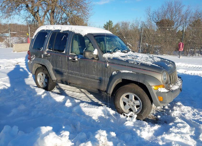 2005 Jeep Liberty SPORT (VIN 1J4GL48555W612593) main photo