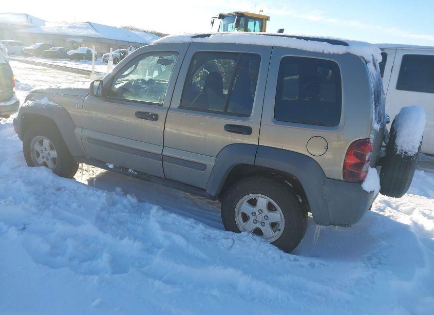 Photo 3 of 2005 Jeep Liberty SPORT (VIN 1J4GL48555W612593)
