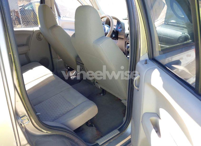 Photo 8 of 2006 Jeep Liberty SPORT (VIN 1J4GL48556W104853)