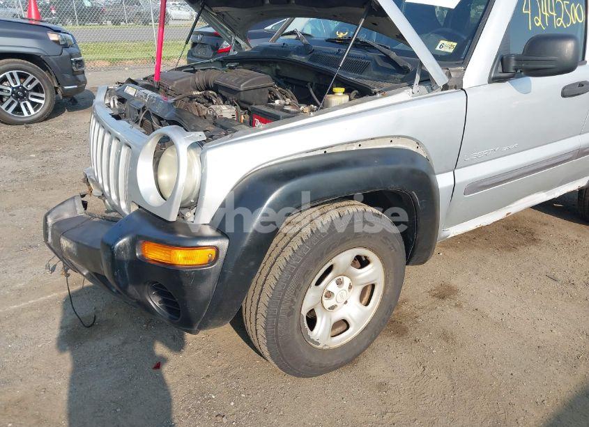 Photo 6 of 2002 Jeep Liberty SPORT (VIN 1J4GL48K02W297963)