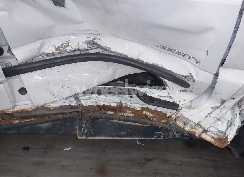 Photo 13 of 2004 Jeep Liberty SPORT (VIN 1J4GL48K04W224823)