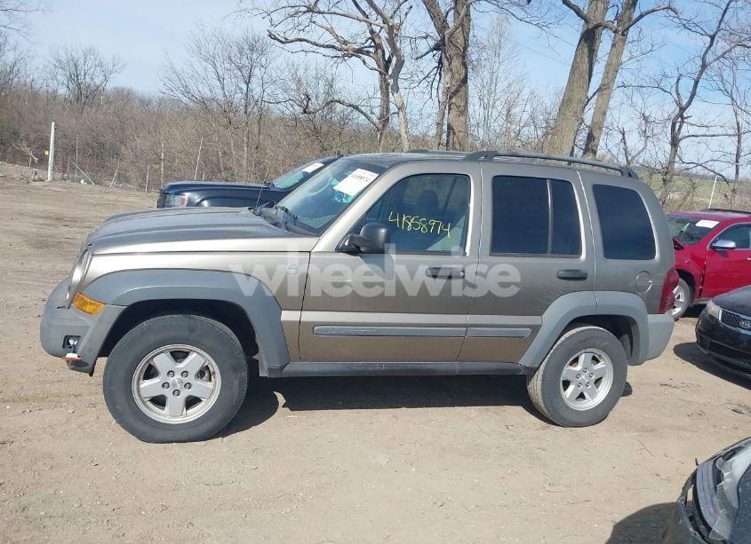 Photo 14 of 2005 Jeep Liberty SPORT (VIN 1J4GL48K05W615696)