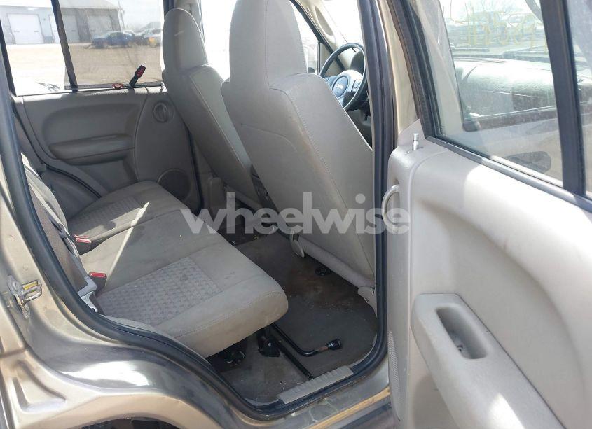 Photo 8 of 2005 Jeep Liberty SPORT (VIN 1J4GL48K05W615696)