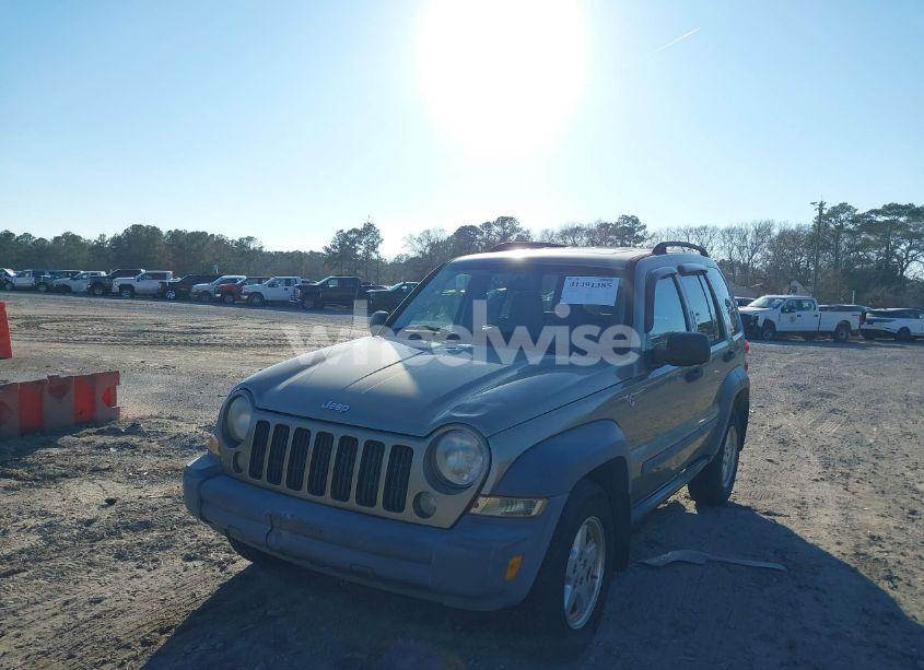 Photo 2 of 2005 Jeep Liberty SPORT (VIN 1J4GL48K05W697963)
