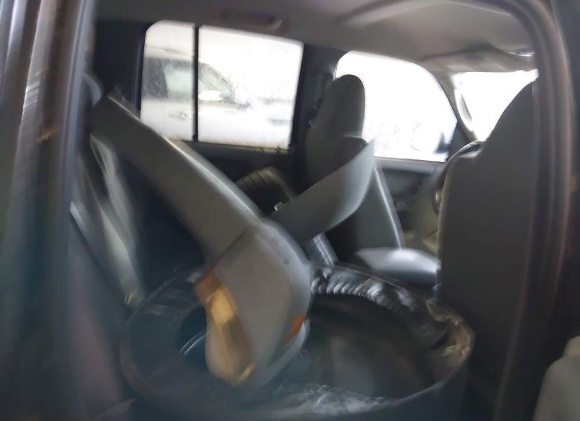 Photo 8 of 2005 Jeep Liberty SPORT (VIN 1J4GL48K05W701395)