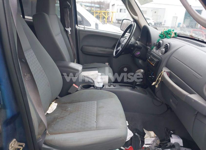 Photo 5 of 2005 Jeep Liberty SPORT (VIN 1J4GL48K05W703390)