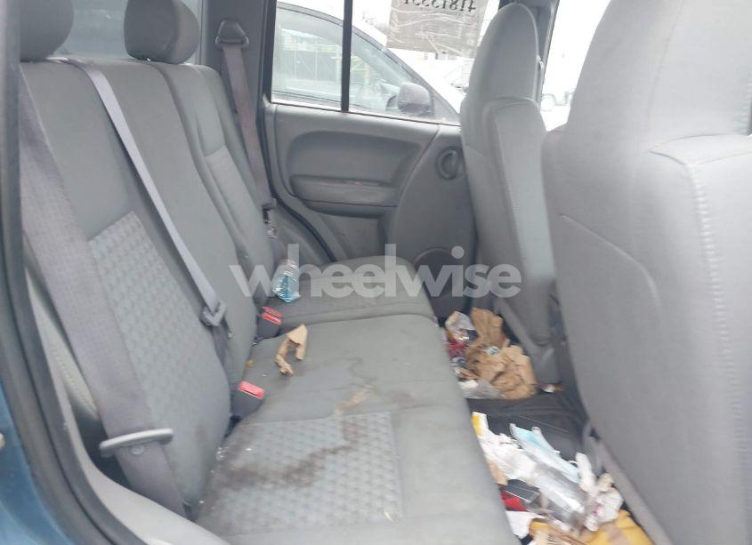 Photo 8 of 2005 Jeep Liberty SPORT (VIN 1J4GL48K05W703390)