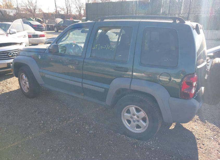 Photo 3 of 2005 Jeep Liberty SPORT (VIN 1J4GL48K05W705706)