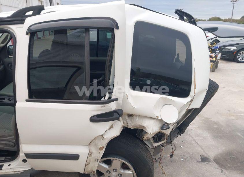 Photo 6 of 2007 Jeep Liberty SPORT (VIN 1J4GL48K07W652430)