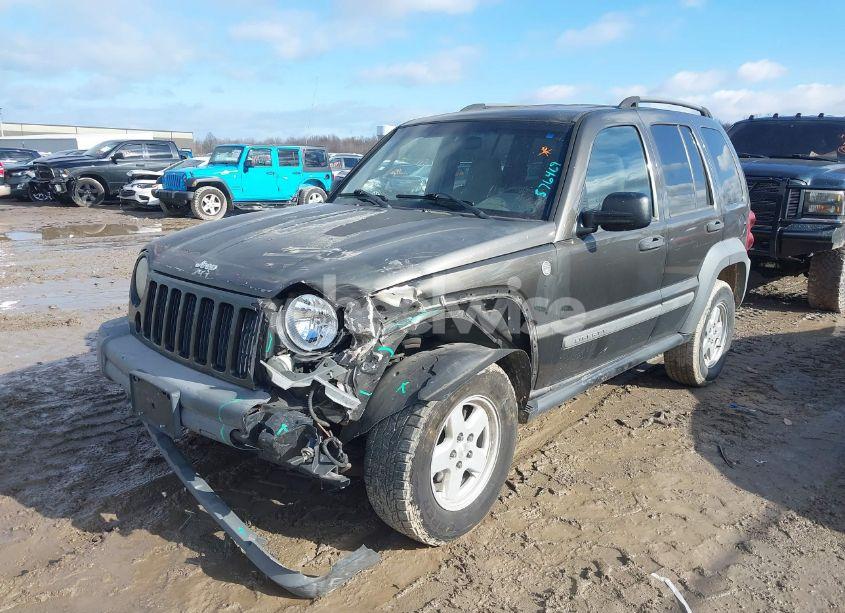 Photo 2 of 2005 Jeep Liberty SPORT (VIN 1J4GL48K15W576469)