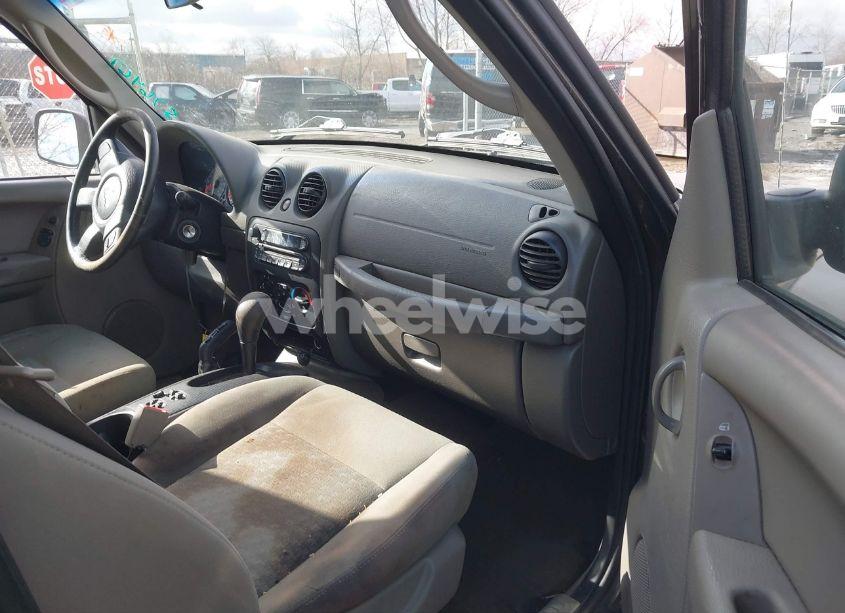 Photo 5 of 2005 Jeep Liberty SPORT (VIN 1J4GL48K15W576469)
