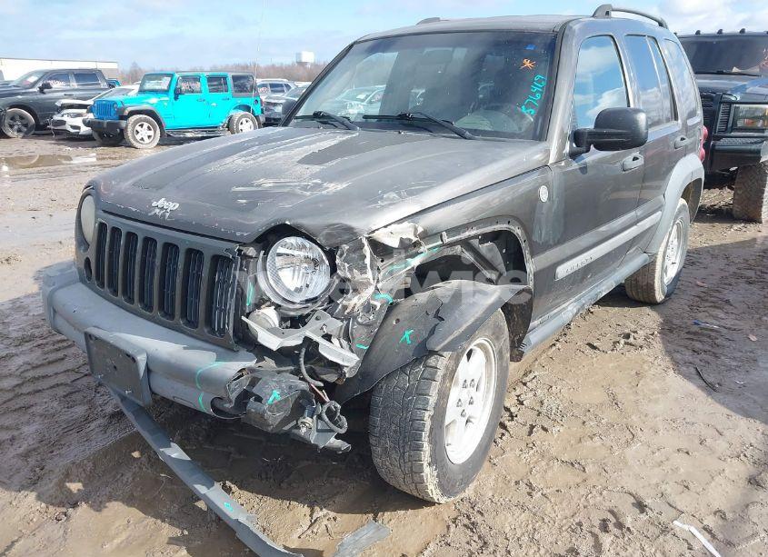 Photo 6 of 2005 Jeep Liberty SPORT (VIN 1J4GL48K15W576469)