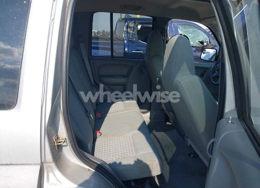 Photo 8 of 2005 Jeep Liberty SPORT (VIN 1J4GL48K15W716195)