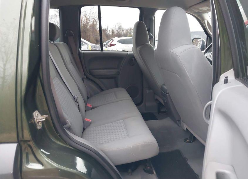 Photo 8 of 2006 Jeep Liberty SPORT (VIN 1J4GL48K16W290770)