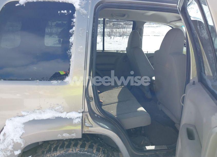 Photo 8 of 2007 Jeep Liberty SPORT (VIN 1J4GL48K17W659404)