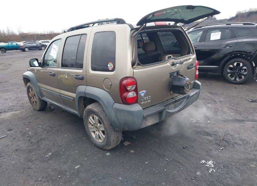 Photo 3 of 2005 Jeep Liberty SPORT (VIN 1J4GL48K25W552214)