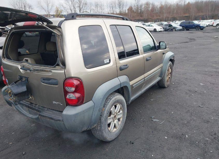 Photo 4 of 2005 Jeep Liberty SPORT (VIN 1J4GL48K25W552214)