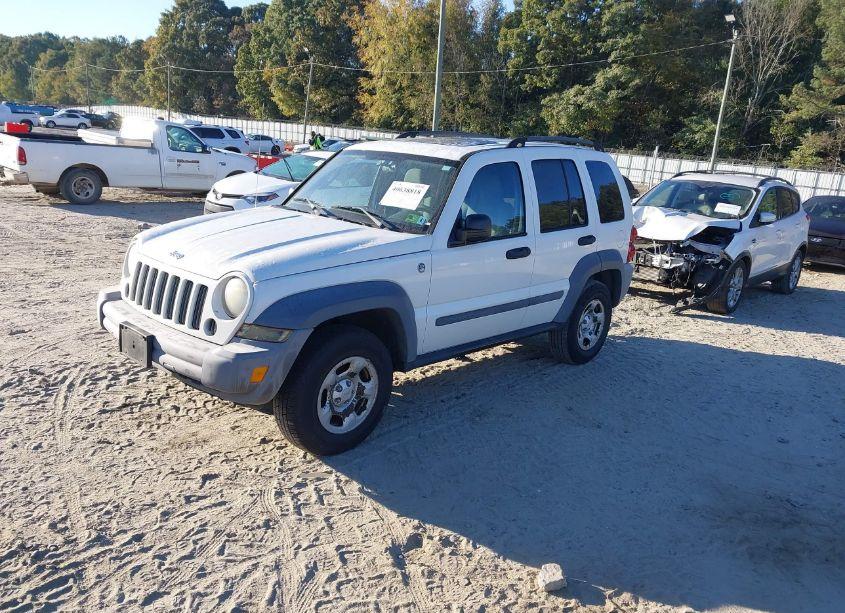 Photo 2 of 2005 Jeep Liberty SPORT (VIN 1J4GL48K25W692196)