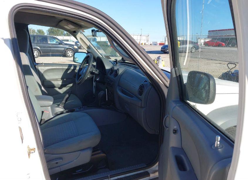 Photo 5 of 2005 Jeep Liberty SPORT (VIN 1J4GL48K25W692196)