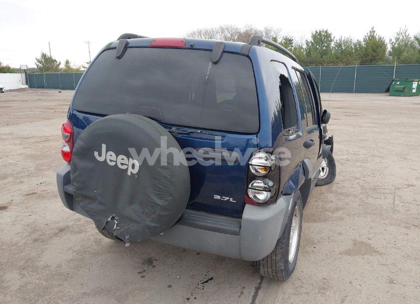 Photo 4 of 2005 Jeep Liberty SPORT (VIN 1J4GL48K35W507976)