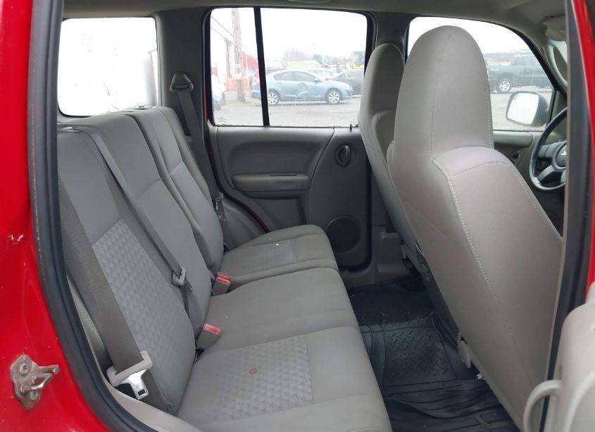 Photo 8 of 2005 Jeep Liberty SPORT (VIN 1J4GL48K35W580152)