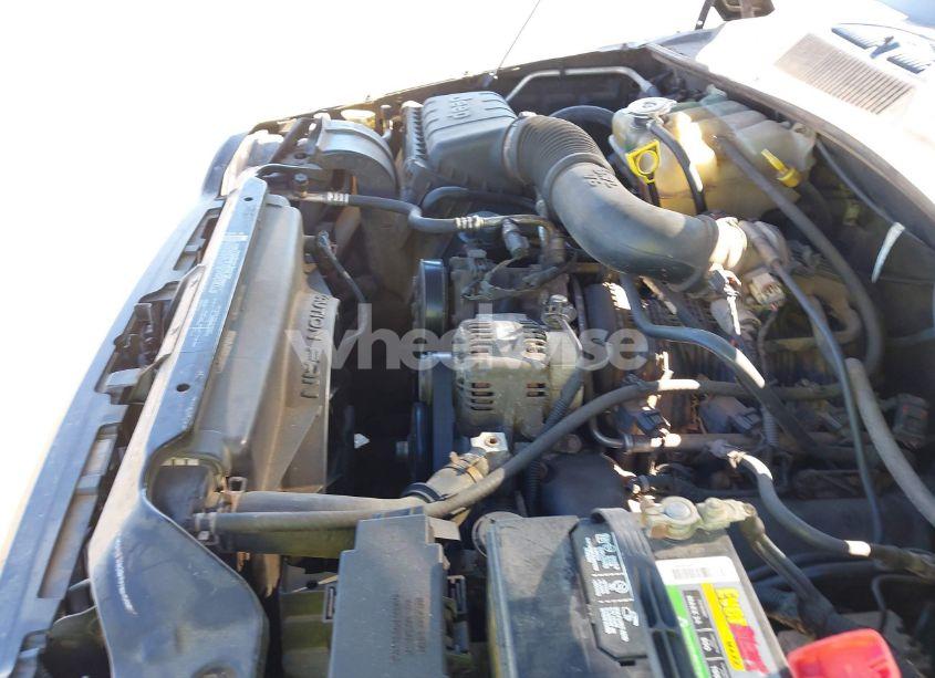 Photo 10 of 2005 Jeep Liberty SPORT (VIN 1J4GL48K35W599784)