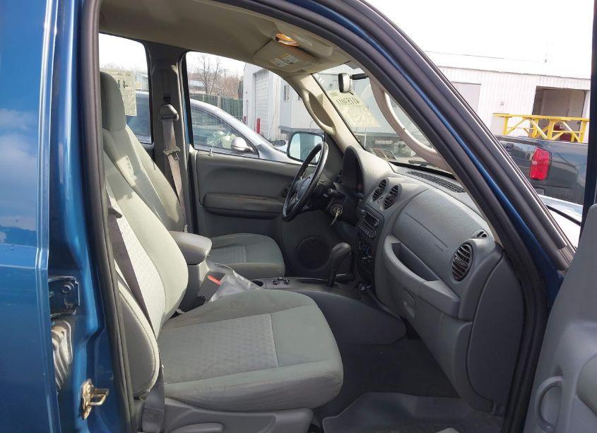 Photo 5 of 2005 Jeep Liberty SPORT (VIN 1J4GL48K35W639393)