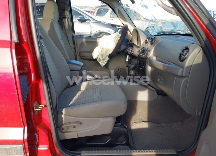 Photo 5 of 2005 Jeep Liberty SPORT (VIN 1J4GL48K35W703125)