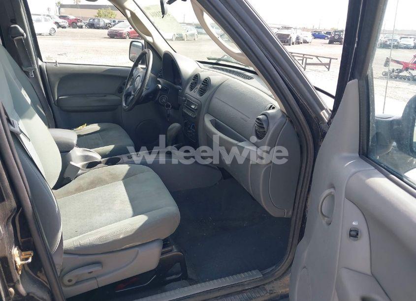 Photo 5 of 2005 Jeep Liberty SPORT (VIN 1J4GL48K45W544101)