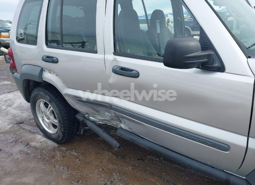 Photo 6 of 2005 Jeep Liberty SPORT (VIN 1J4GL48K45W621923)