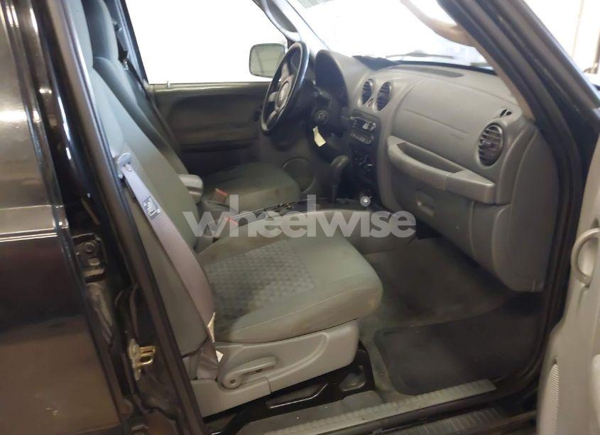 Photo 5 of 2005 Jeep Liberty SPORT (VIN 1J4GL48K55W544768)