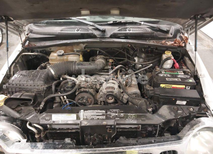 Photo 10 of 2005 Jeep Liberty SPORT (VIN 1J4GL48K55W706804)