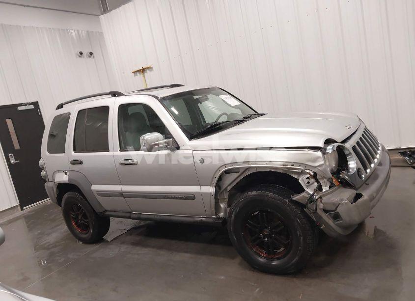 Photo 13 of 2005 Jeep Liberty SPORT (VIN 1J4GL48K55W706804)