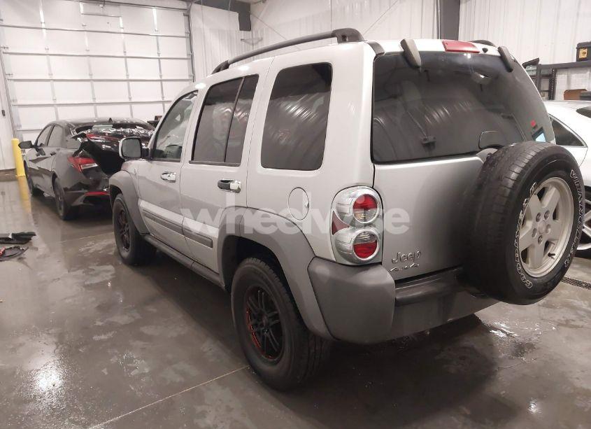 Photo 3 of 2005 Jeep Liberty SPORT (VIN 1J4GL48K55W706804)