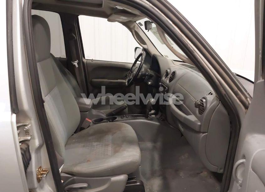 Photo 5 of 2005 Jeep Liberty SPORT (VIN 1J4GL48K55W706804)