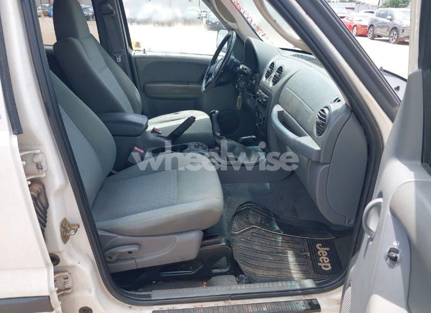 Photo 5 of 2005 Jeep Liberty SPORT (VIN 1J4GL48K55W716474)