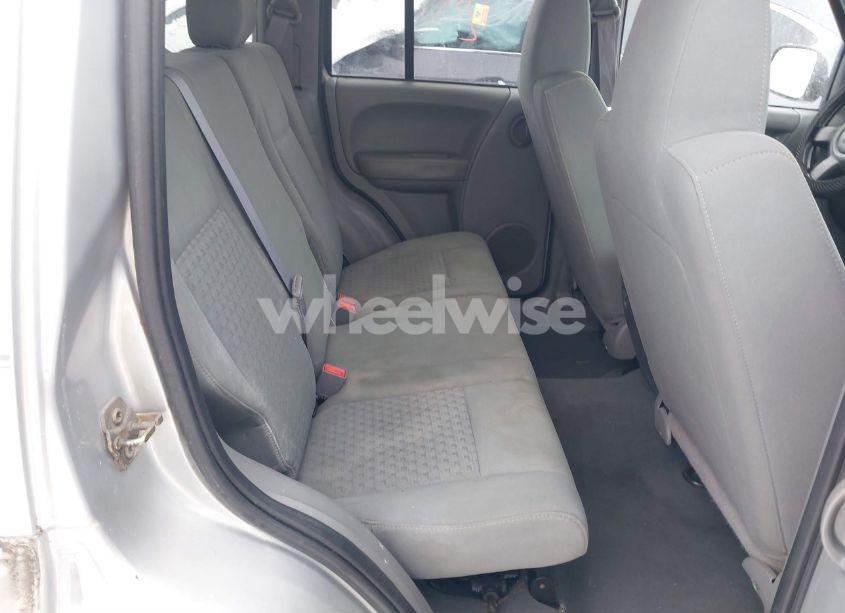 Photo 8 of 2007 Jeep Liberty SPORT (VIN 1J4GL48K57W537208)