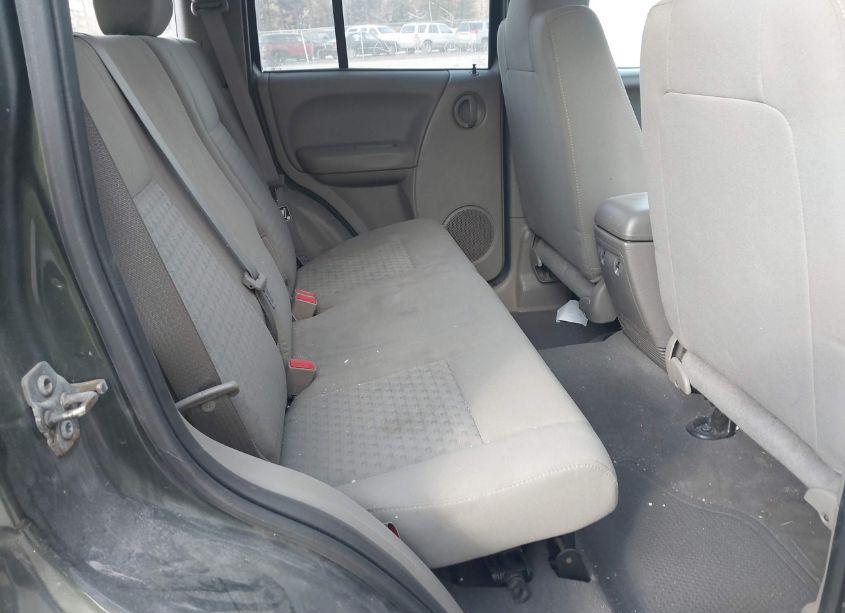 Photo 8 of 2007 Jeep Liberty SPORT (VIN 1J4GL48K57W699498)