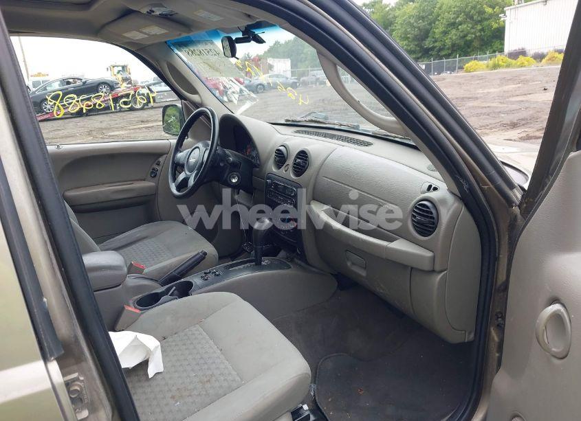 Photo 5 of 2005 Jeep Liberty SPORT (VIN 1J4GL48K65W502531)