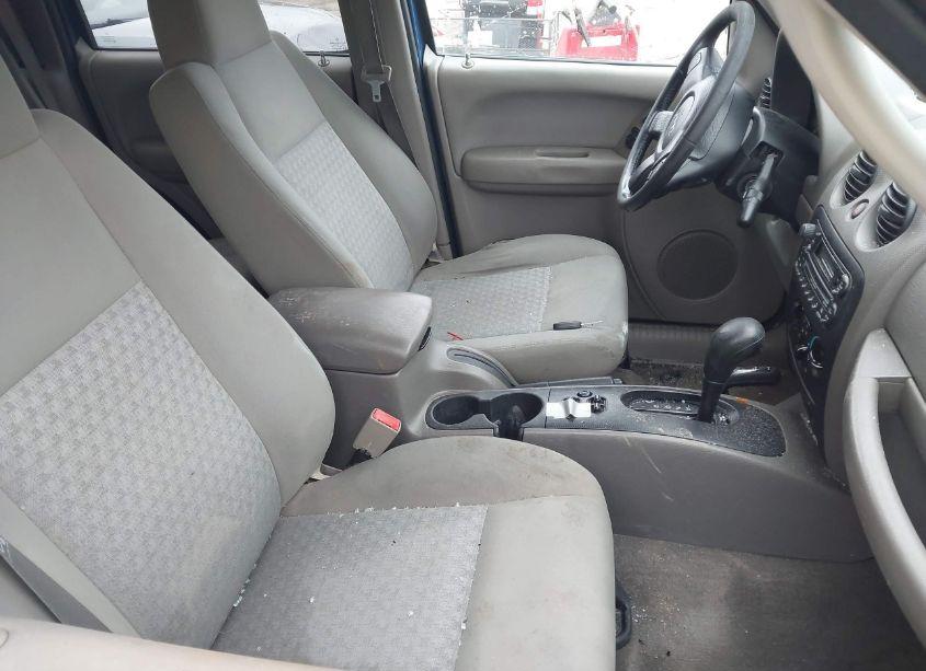 Photo 5 of 2005 Jeep Liberty SPORT (VIN 1J4GL48K65W534198)