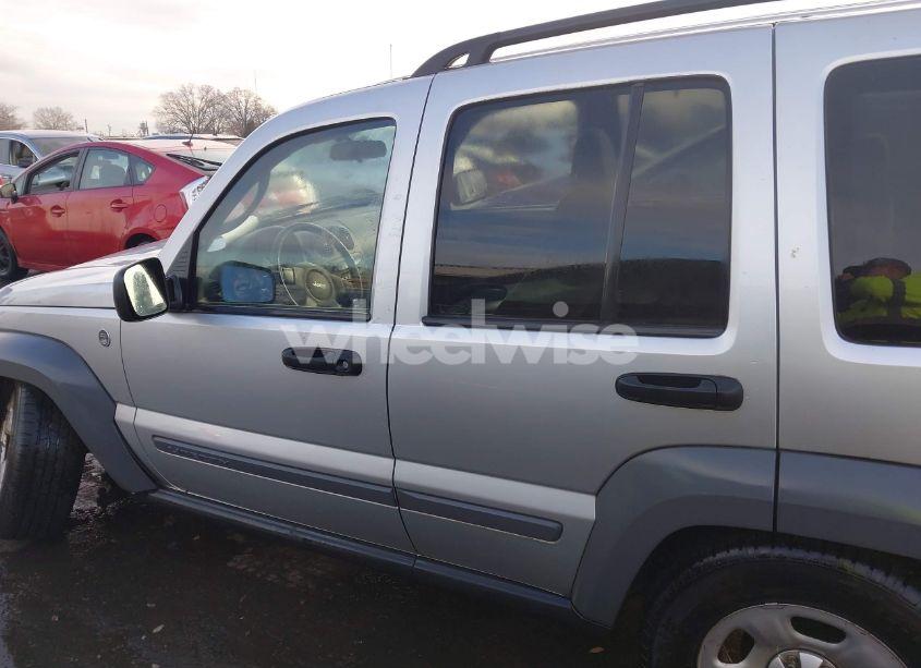 Photo 14 of 2005 Jeep Liberty SPORT (VIN 1J4GL48K65W616285)