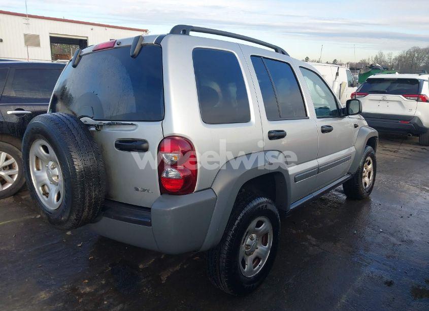 Photo 4 of 2005 Jeep Liberty SPORT (VIN 1J4GL48K65W616285)