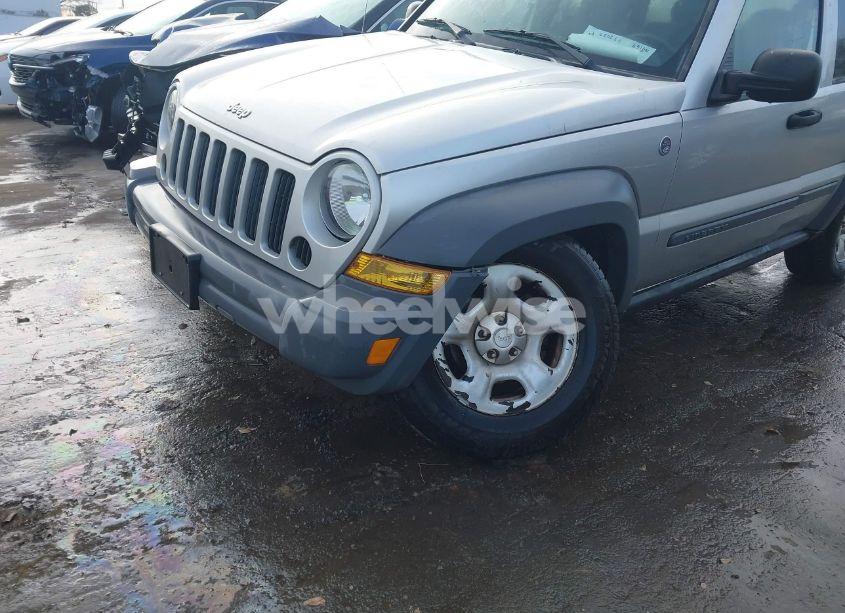 Photo 6 of 2005 Jeep Liberty SPORT (VIN 1J4GL48K65W616285)