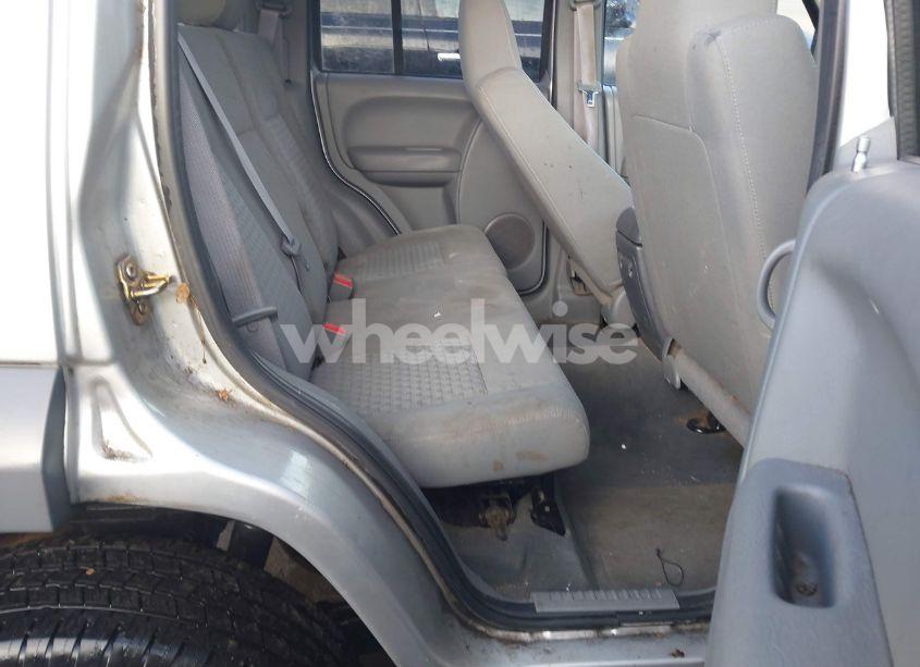 Photo 8 of 2005 Jeep Liberty SPORT (VIN 1J4GL48K65W616285)