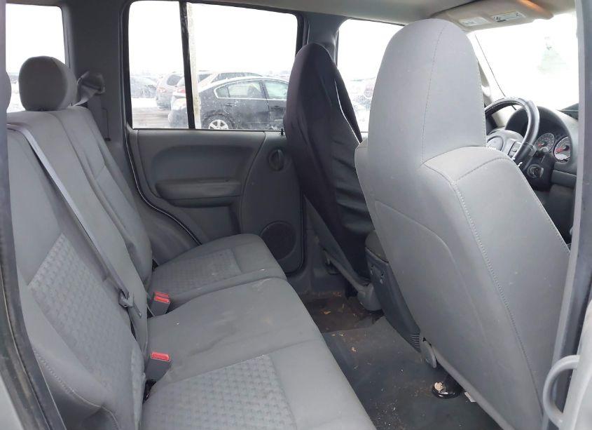 Photo 8 of 2006 Jeep Liberty SPORT (VIN 1J4GL48K66W212145)